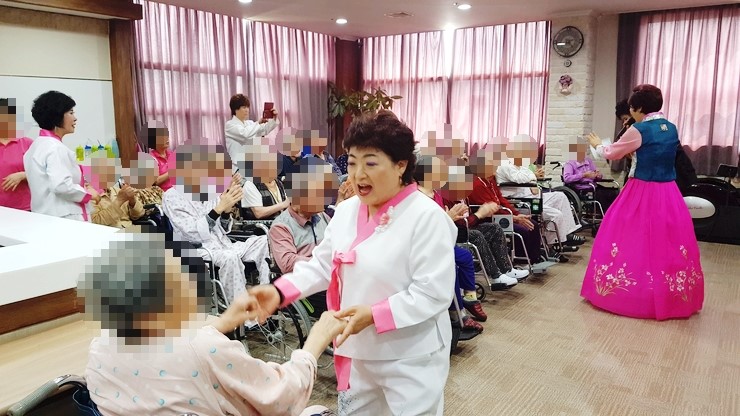 지역사회프로그램 - 두두림명품예술단 공연